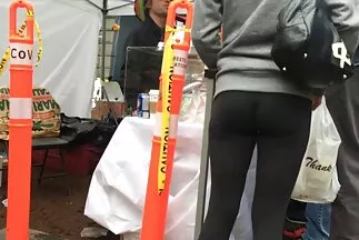 Baszott egy fiatal ázsiai szőrös punci nyalás lányt.