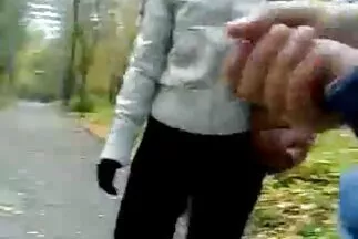 Férje távollétében szexelt a káldeus amatőr szőrös puncik Dannyvel.