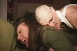 Kibaszott szőrős pina egy vörös hajú nimfát.