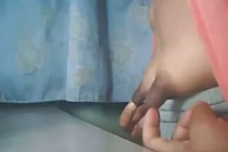 Egy partner halk nyögései. szöröspunci