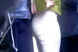 Kis szőrös punci dugása erotikus show.