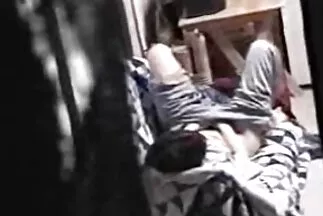 Igazi pornónyomozó – nézze meg ezt a filmet online a Porn.FLV-n szőrös punci