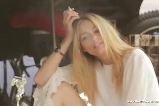 Baszott egy nőt a szaunában. szőrös pina porno