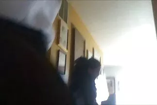 A lány takaros szőrös puni feneke szexet követelt.
