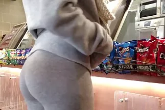 Maszturbál a gőzfürdőben. szörös porno