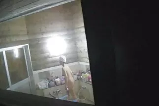 Rugalmas és tónusú nagy szőrős pinák segg.