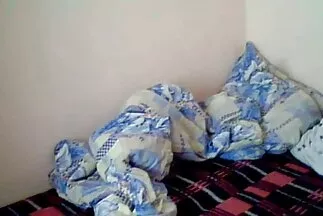 Ashleynek a természetben kellett dugnia egy szőrös pina fórum fiúval, akit alig ismert.