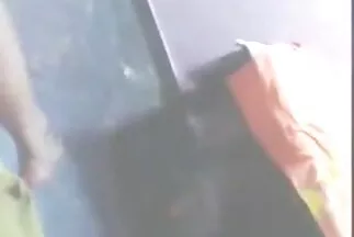 A fekete hajú kurva megakadályozta bátyját, hogy tormát önkielégítsen. szöröslányok