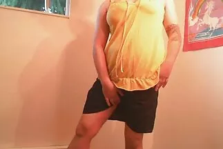 A szoros pina video srác letette az ágyra a szőke rákot.