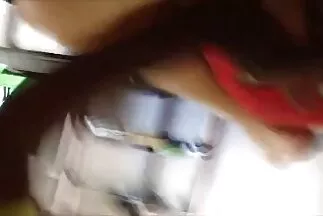 A szőrös pina nagy fasz fiú megbassza Miss Raint.