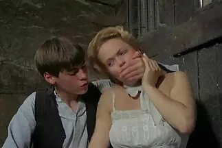 Videó seggfej csajjal. szörös puncik porno
