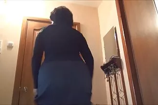 Maszturbációs videó AJ Bailey főszereplésével. szőrös pina baszása